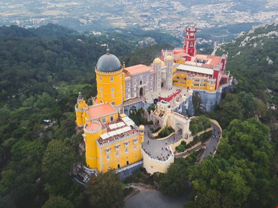 Sintra Palacio de Pena Shutterstock.com 