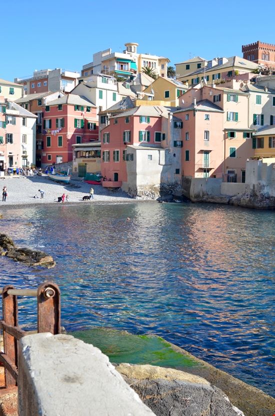 Genova Boccadasse Okunin / Shutterstock.com 