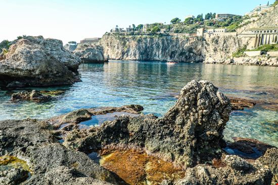 Taormina Isola Bella Shutterstock.com 