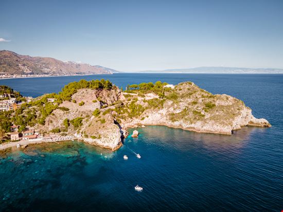 Taormina Isola Bella Shutterstock.com 