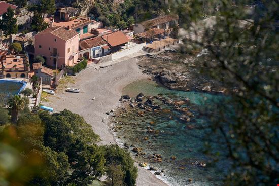 Taormina Isola Bella Shutterstock.com 