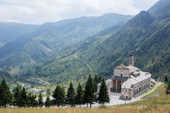 Santuario di San Magno Santuario di San Magno francesco de marco - Shutterstock.com 