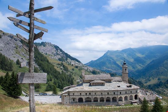 Santuario di San Magno Santuario di San Magno francesco de marco - Shutterstock.com 