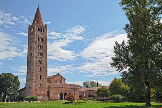 Abbazia di Pomposa Abbazia di Pomposa ermess - Shutterstock.com 