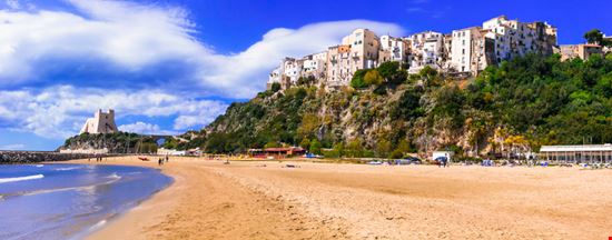 Sperlonga Sperlonga Shutterstock.com 