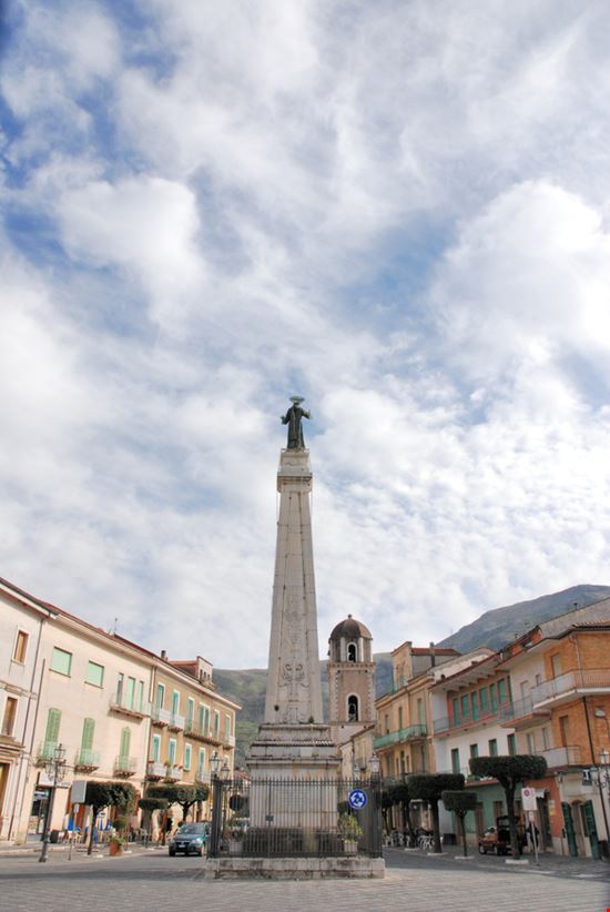 Teggiano Teggiano GIO_LE - Shutterstock.com 