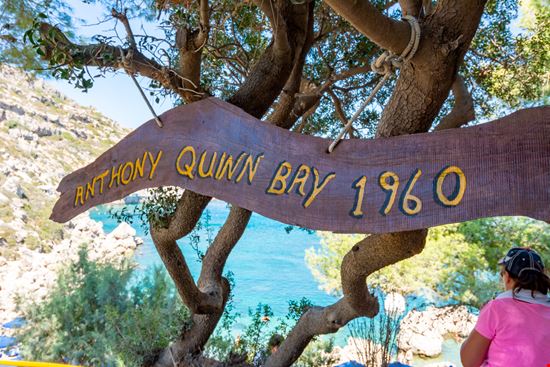 Rodi Baia di Anthony Quinn Mistervlad / Shutterstock.com 