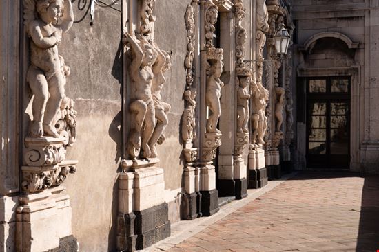 Biscari Palace Catania Em Campos / Shutterstock.com 