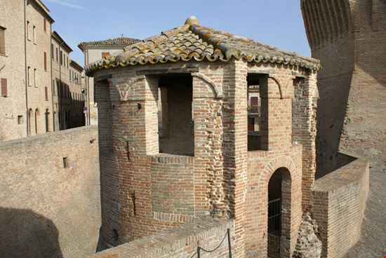 Mondavio La Rocca 3DF mediaStudio - Shutterstock.com 