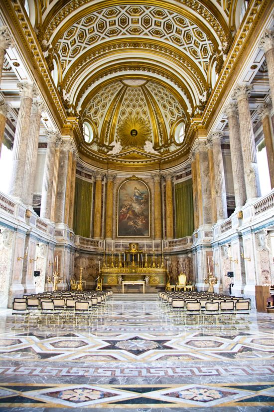 Reggia Reggia Paolo Gallo / Shutterstock.com 