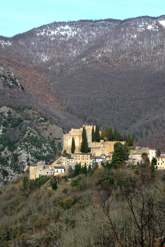 Rocca Sinibalda Rocca Sinibalda ValerioMei - Shutterstock.com 
