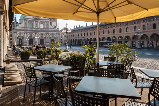 Vigevano Piazza Ducale Dmytro Surkov / Shutterstock.com 