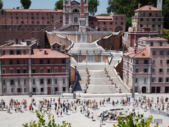 Italia in Miniatura Italia in Miniatura Gaia Conventi / Shutterstock.com 