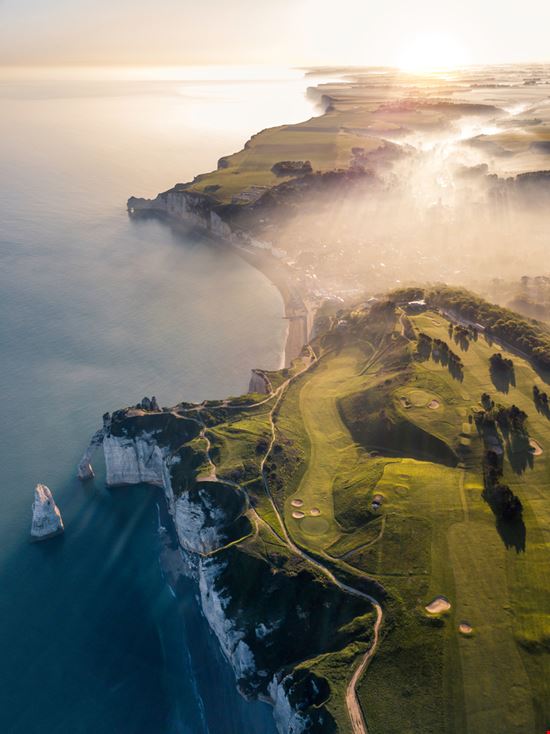 Scogliere di Etretat Scogliere di Etretat Raphael Rivest - Shutterstock.com 
