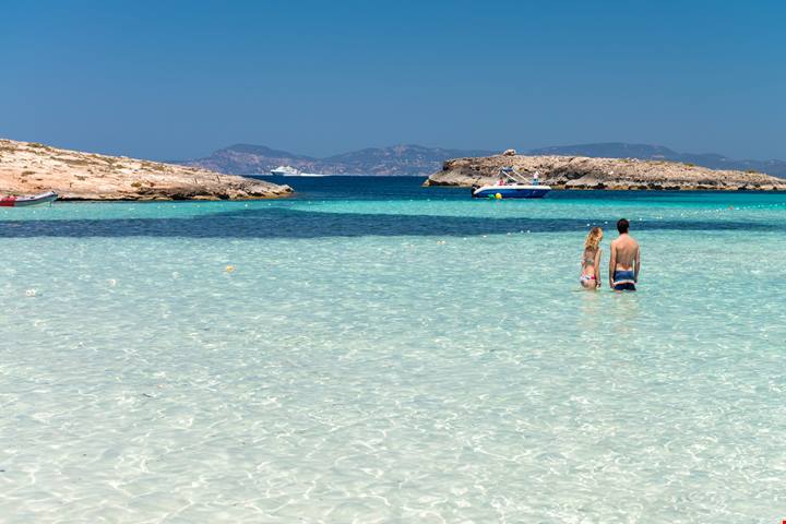 4 perle emerse dal blu del Mediterraneo: le Baleari si confermano un arcipelago delle meraviglie