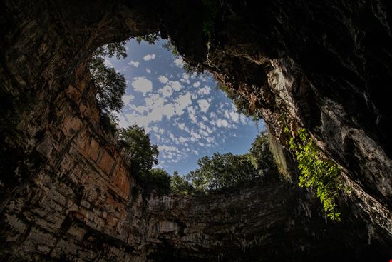 Cefalonia grotta Melissani stock.adobe.com 