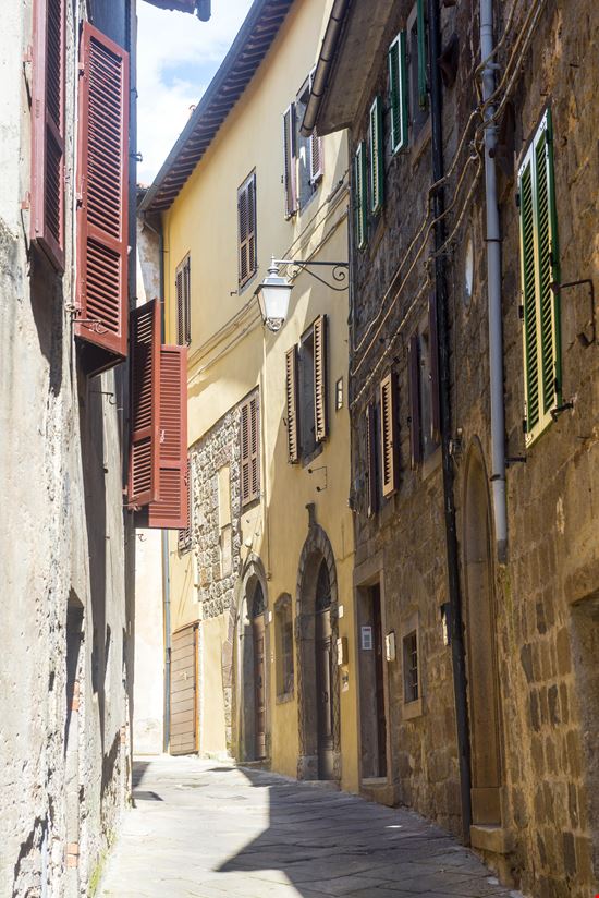 Piancastagnaio Borgo Vecchio stock.adobe.com 