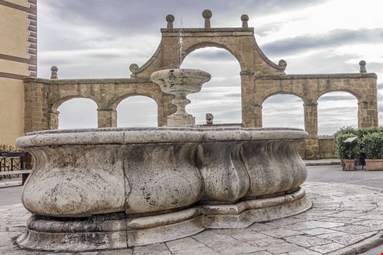Fontana medicea Fontana medicea Marco Taliani de Marchio - Shutterstock.com Marco Taliani de Marchio