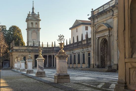 Villa Litta Villa Litta ledmark - Shutterstock.com ledmark