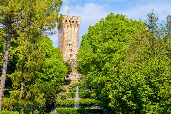 Castello Castello Luca Lorenzelli / Shutterstock.com 