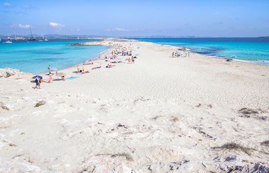 Platja  de ses Illetes Platja  de ses Illetes D.Bond - Shutterstock.com 