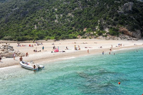 Spiaggia di Cala Sisine Spiaggia di Cala Sisine Stefano Ember / Shutterstock.com 