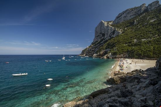 Spiaggia di Cala Sisine Spiaggia di Cala Sisine Markus Wollenberger Photo - Shutterstock.com 
