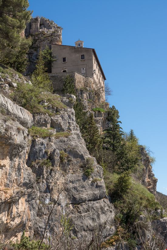Eremo di Sant'Onofrio al Morrone Eremo di Sant'Onofrio al Morrone Angelo D'Amico - Shutterstock.com 
