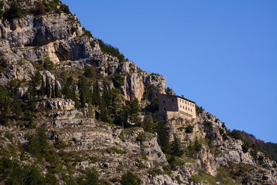 Eremo di Sant'Onofrio al Morrone Eremo di Sant'Onofrio al Morrone Angelo D'Amico - Shutterstock.com 
