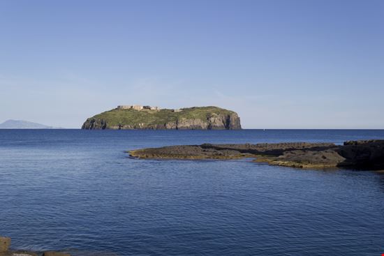 Isola di Santo Stefano Isola di Santo Stefano Ciro Orabona Creative - Shutterstock.com 