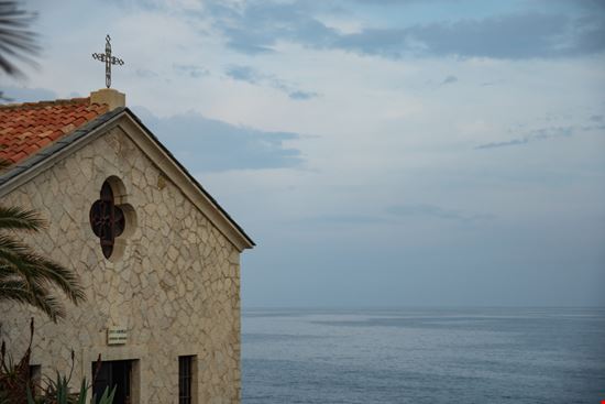 Chiesa di Sant'Ampelio Viste della chiesa gab90 - Shutterstock.com 