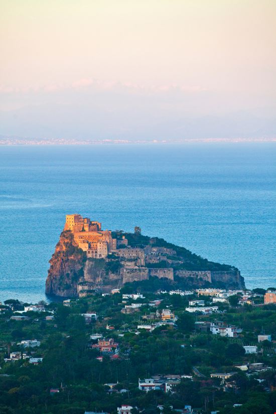 Ischia Il Castello Aragonese Mazerath - Shutterstock.com 