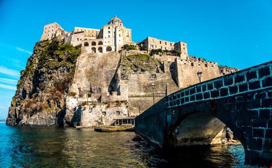 Ischia Il Castello Aragonese Vanessa Alabarce - Shutterstock.com 