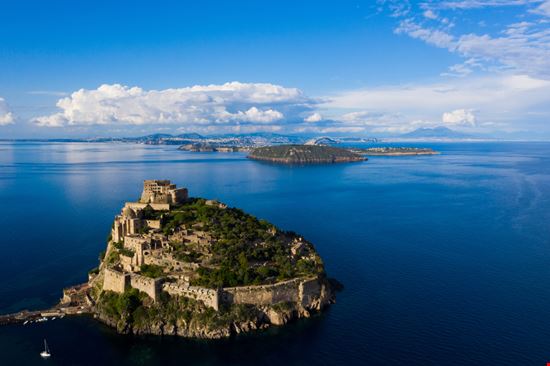 Ischia Il Castello Aragonese MarcelloFish - Shutterstock.com 