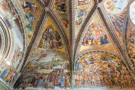 Cathedral Orvieto Anna Pakutina / Shutterstock.com 