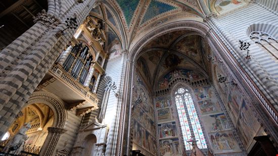 Cathedral Orvieto Natoe / Shutterstock.com 