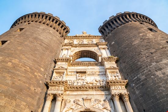 Maschio Angioino Napoli k_samurkas - Shutterstock.com 