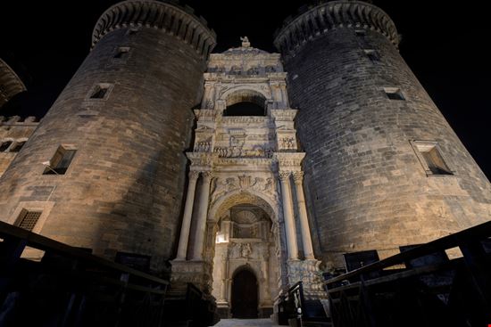 Maschio Angioino Napoli Serge Yatunin - Shutterstock.com 