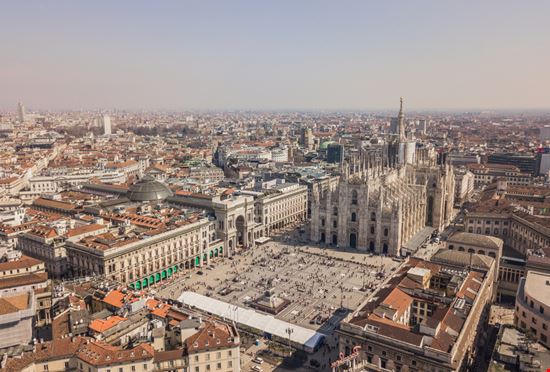 Milano Duomo di Milano Alexandr Medvedkov - Shutterstock.com 