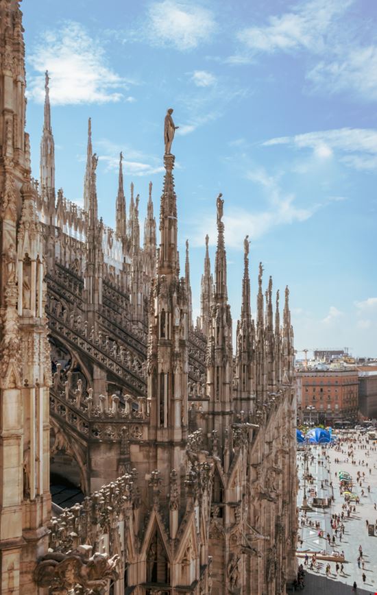 Milano Duomo di Milano Ava Peattie - Shutterstock.com 
