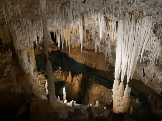Grotte di Borgio Dentro le grotte FilippoPH - Shutterstock.com 