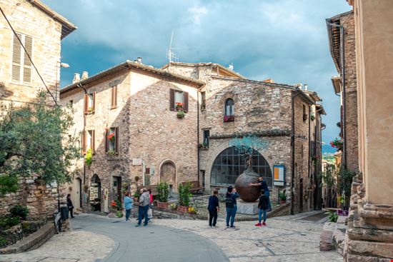 Spello Spello Petru Stan / Shutterstock.com 