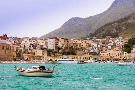 Castellammare del Golfo Castellammare del Golfo ofoto - Shutterstock.com 