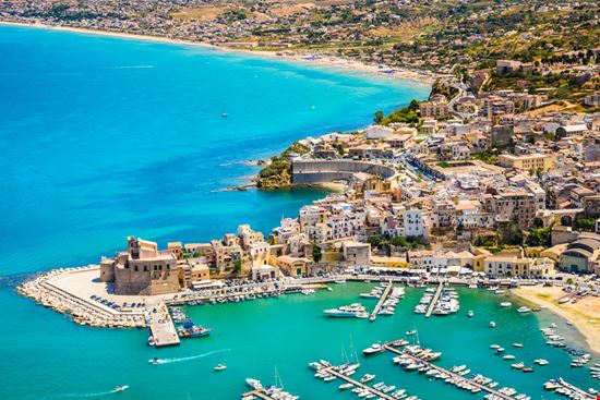 Castellammare del Golfo Castellammare del Golfo leonori - Shutterstock.com 