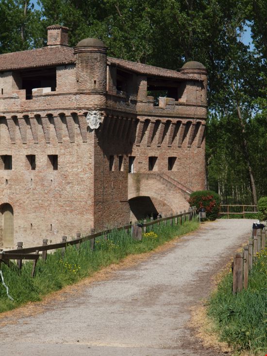 Rocca di Stellata Rocca di Stellata Gaia Conventi - Shutterstock.com 