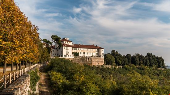 Castello di Masino Il castello nascosto tra le colline del Canavese Luciano Fochi / Shutterstock.com 