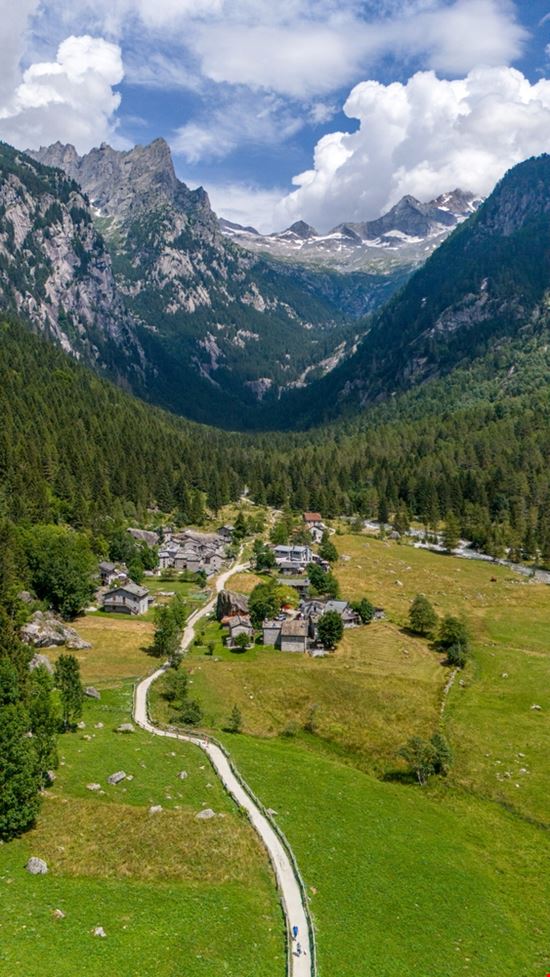 Val di Mello Val di Mello Shutterstock.com 
