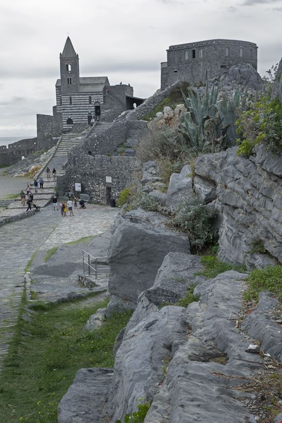 Portovenere Chiesa di San Pietro stock.adobe.com 