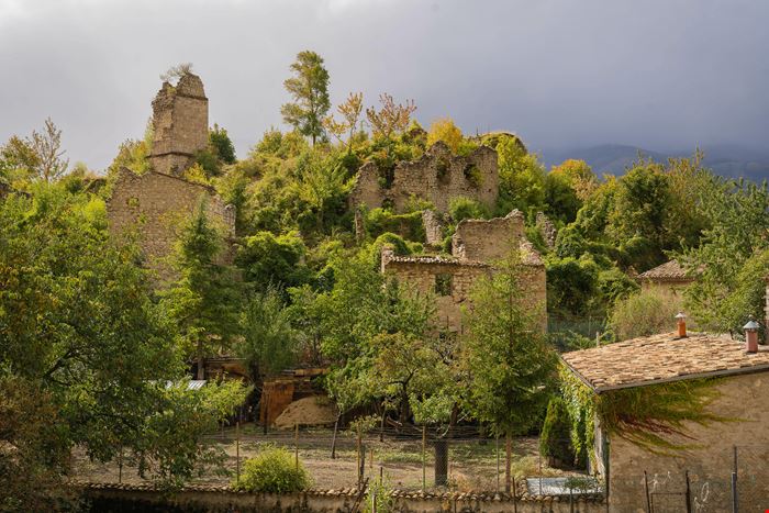Frattura - Il borgo fantasma d'Abruzzo - stock.adobe.com