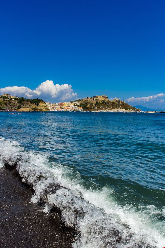 Procida Spiaggia di Chiaia stock.adobe.com 